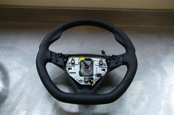 9-3-steering-wheel.jpg