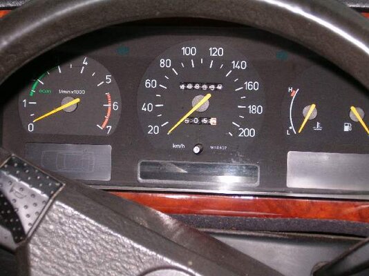9000i_tacho.jpg