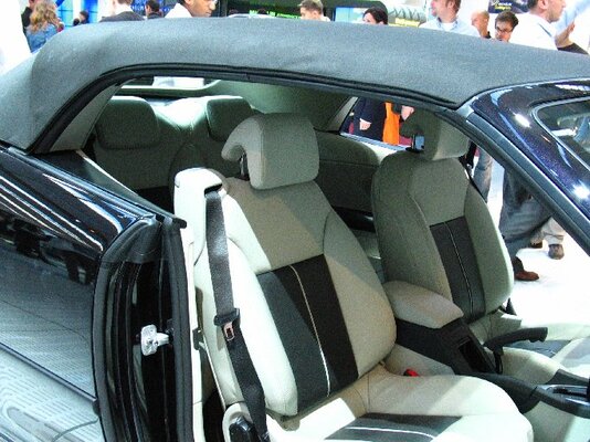 convertible_thumb_9_3_inside_199.jpg
