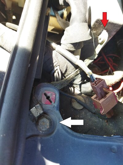 Masseverbindung SAAB 9000 Motorsteuergerät.jpg