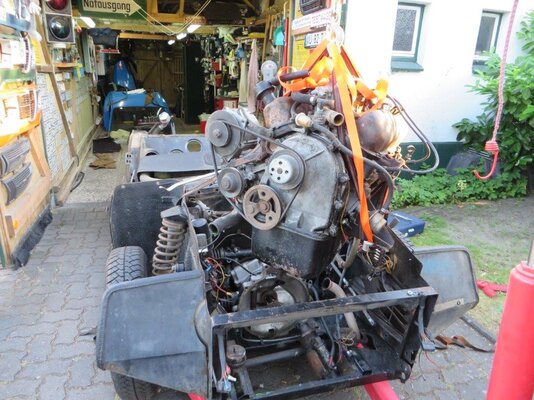 107-Ausbau Motor.JPG