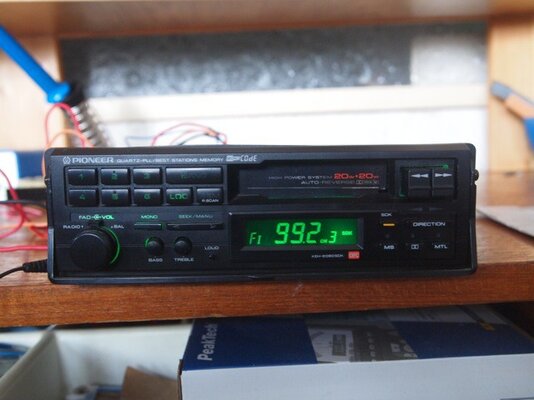 pioneer_radio_2.jpg