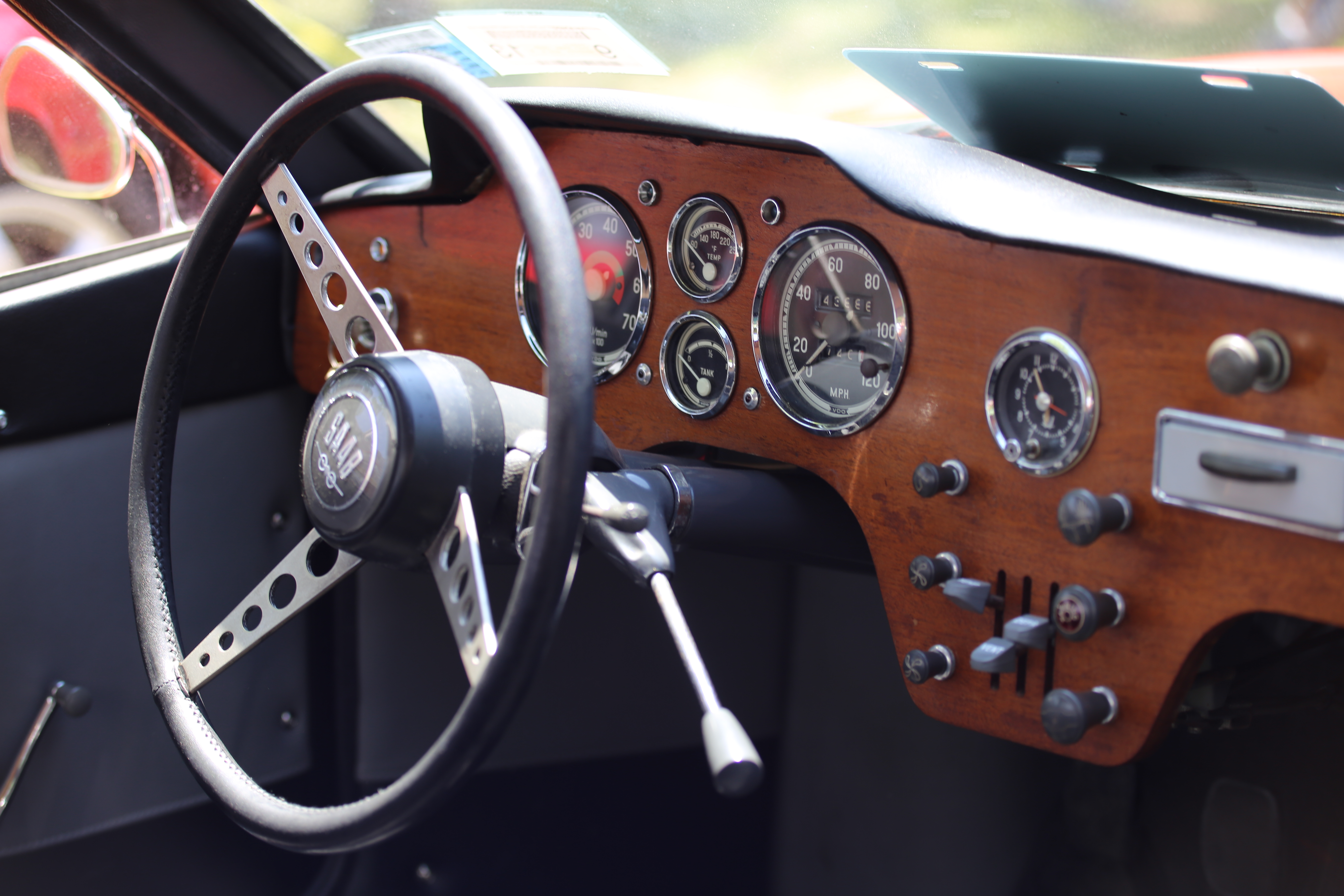 1966_SAAB_Sonett_II_dashboard.jpg