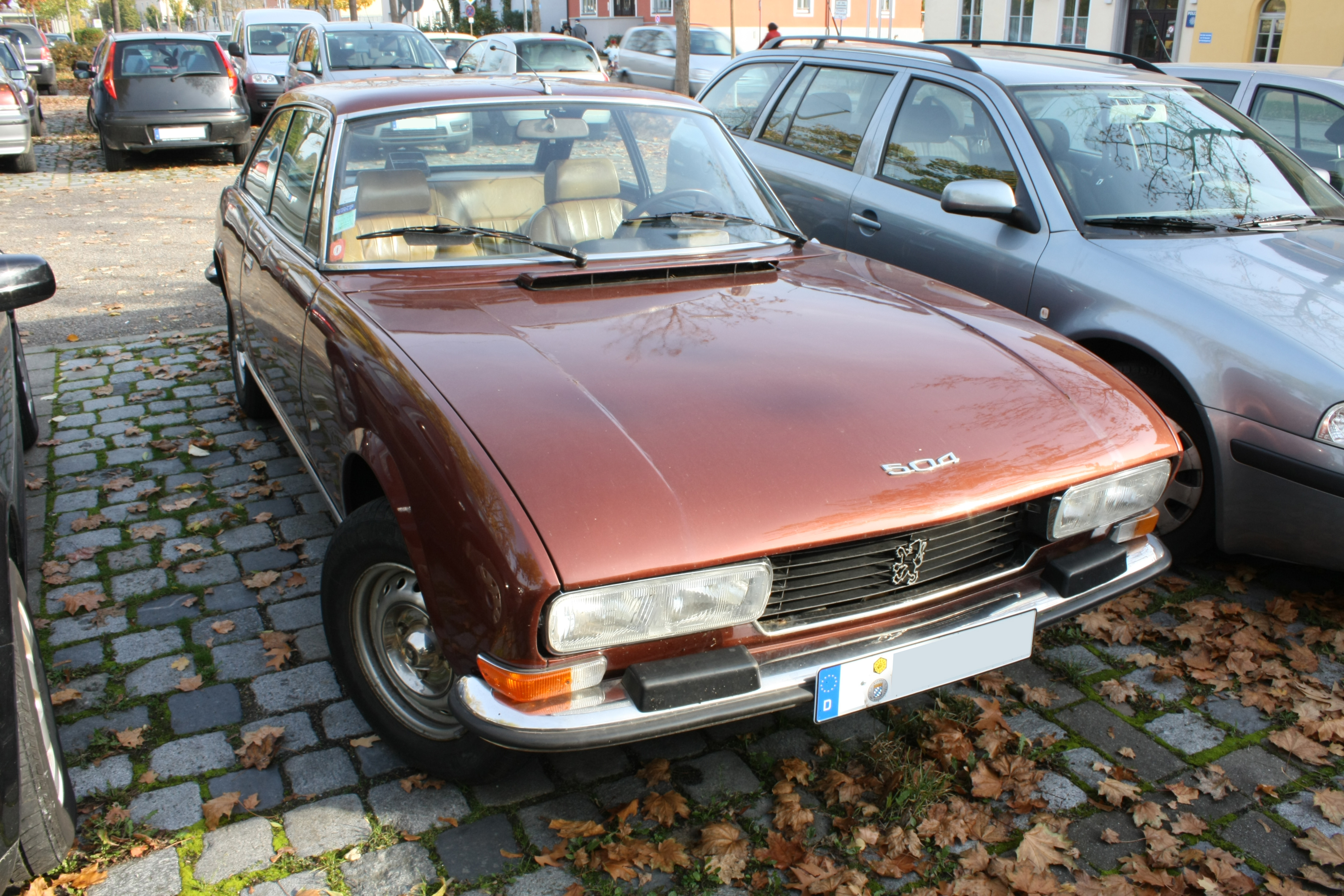 Peugeot_504_Front.jpg