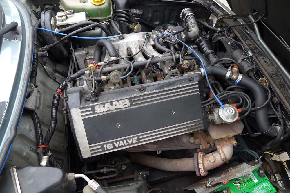 1988%2Bsaab%2B900%2Bturbo%2Bengine.JPG