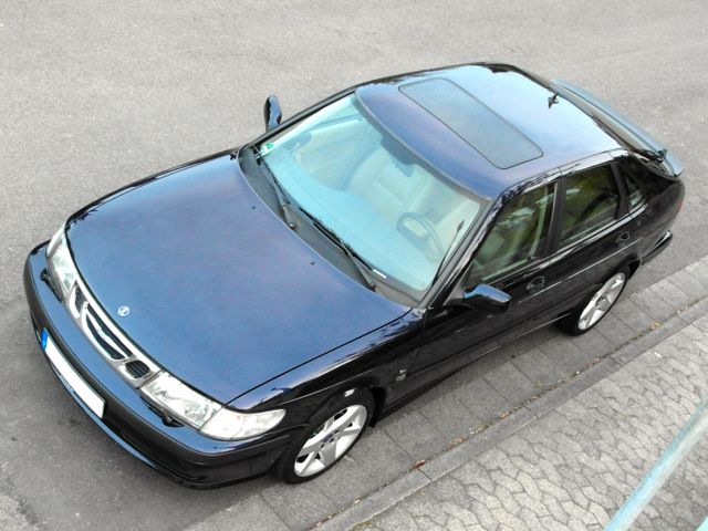 Saab-9-3-Anniversary-mit-Schiebedach.jpg