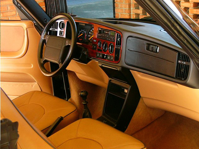 94CE_interior_lg.jpg