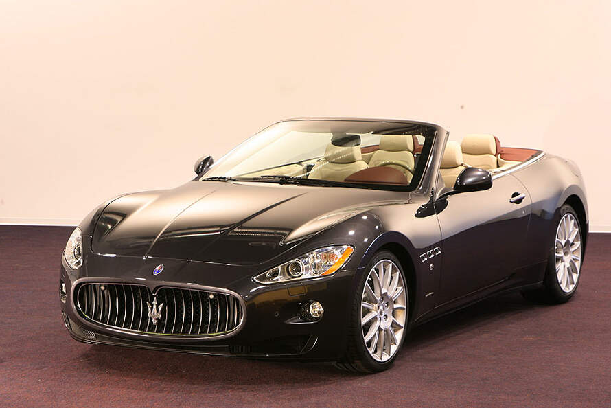Maserati-GranCabrio-c890x594-ffffff-C-ff608150-259050.jpg