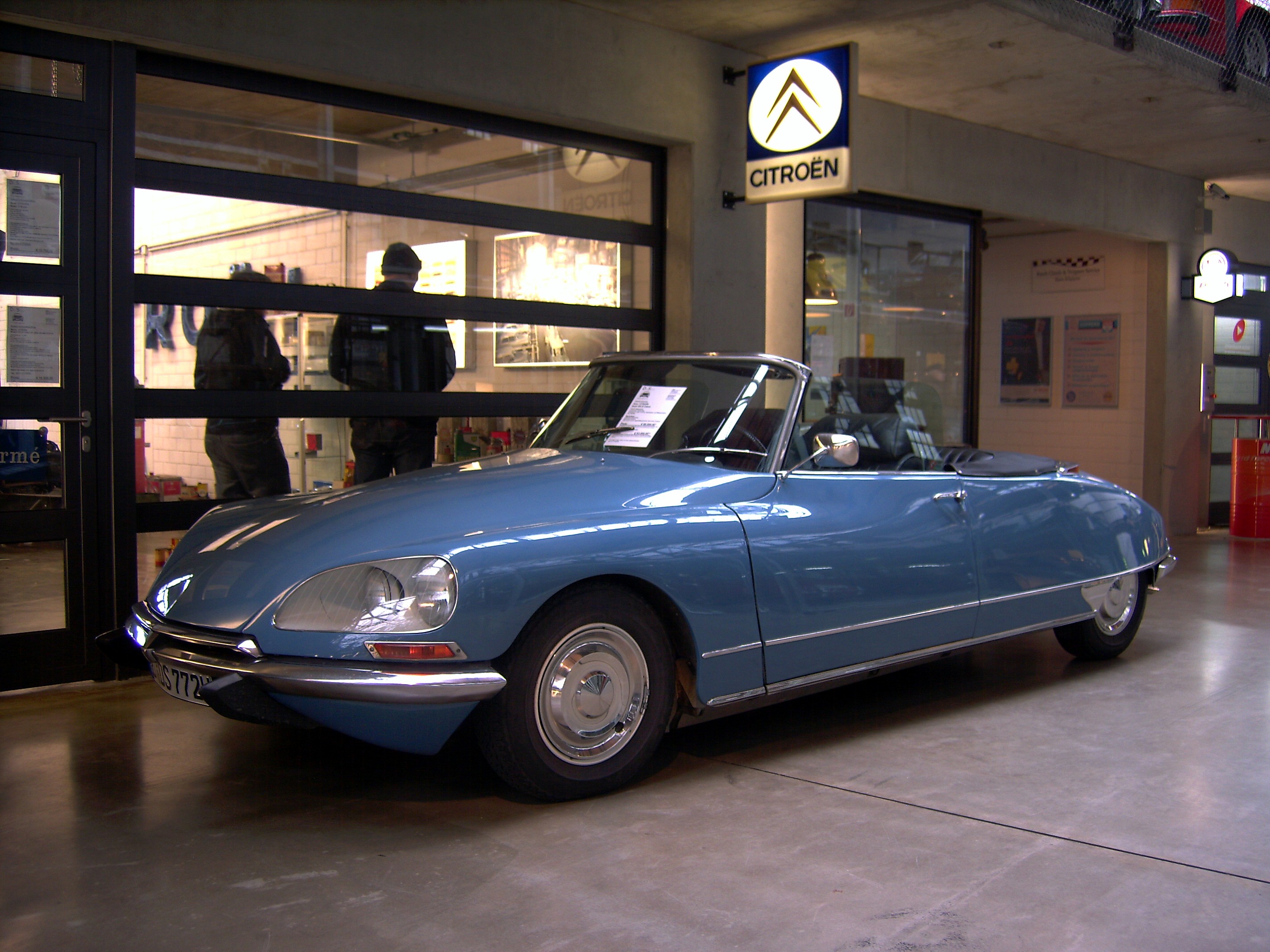 12-Citroen_DS_Cabriolet1.JPG