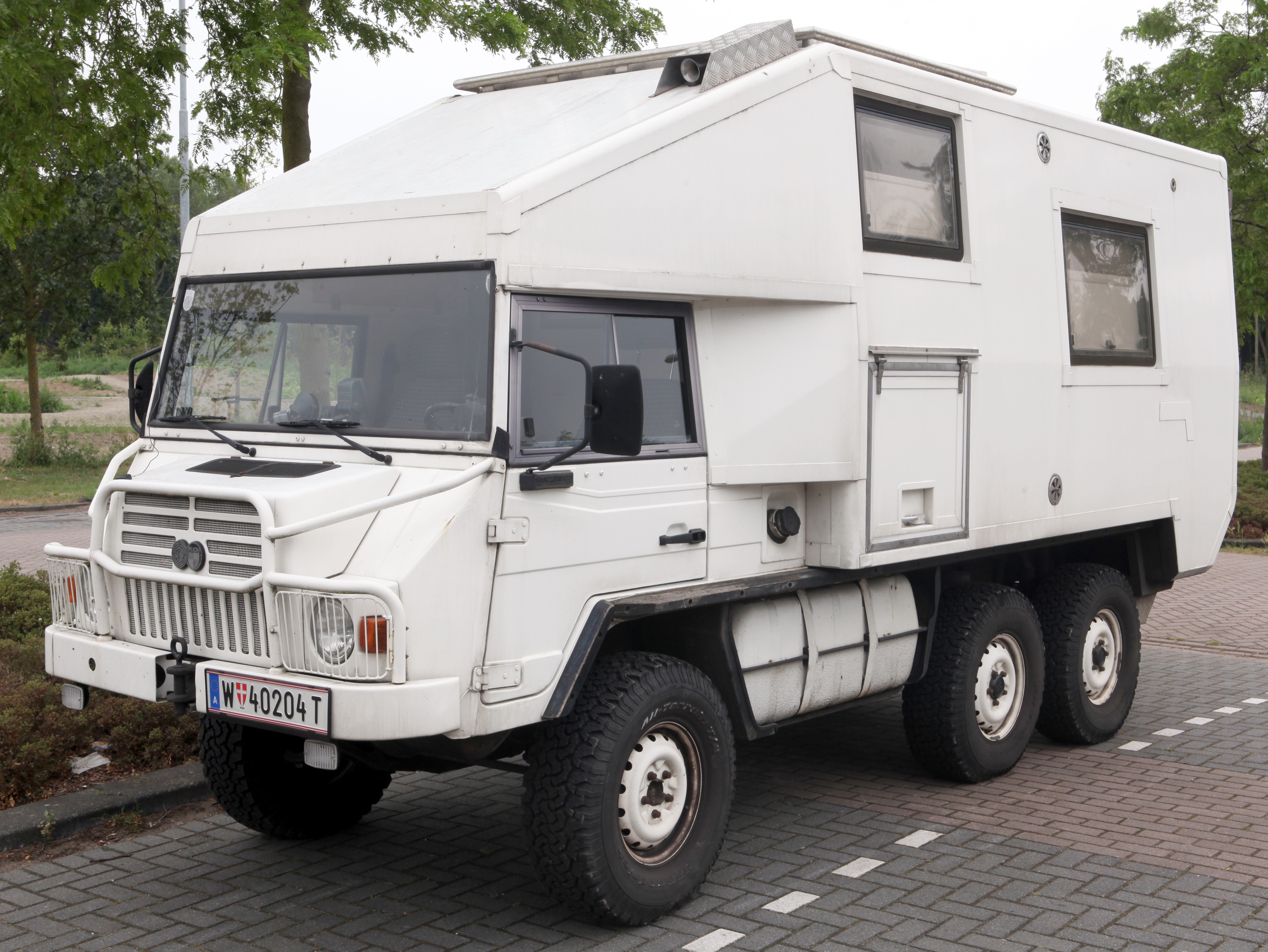 Steyr-Puch_Pinzgauer.jpg