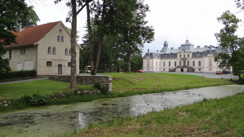 schloss_kronovall_08.jpg