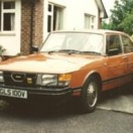 SAAB 900 fahrer 89