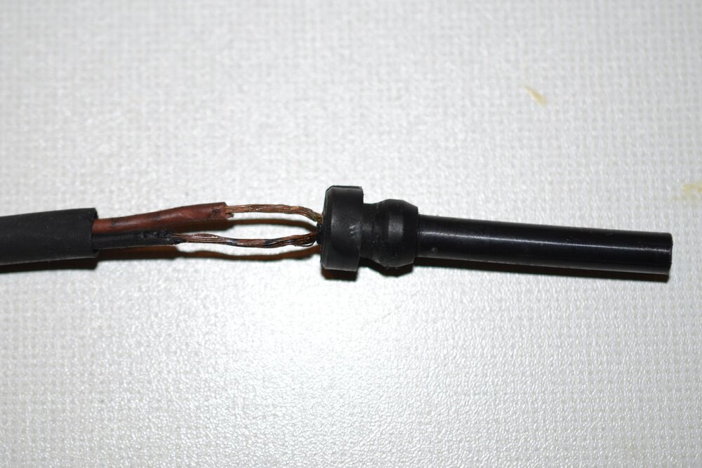 04-Sensor-mit-Anschlukalbel.thumb.JPG.3478fba058a2e4d2dac0629c9cc93c85.JPG