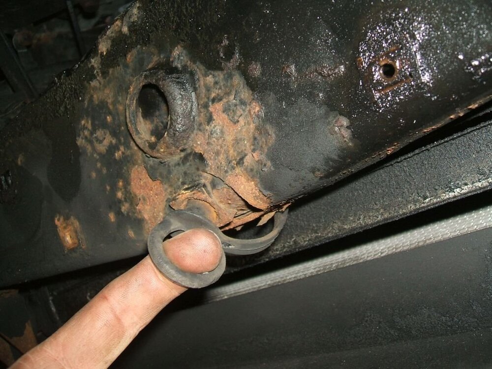 09-Vorderachstrger.thumb.JPG.26c3ad890ac62b1f387696bec2401e50.JPG