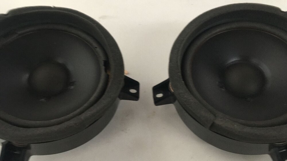 0saabspeaker.thumb.jpg.988a78bd4b062574dedc106e2f338ea0.jpg