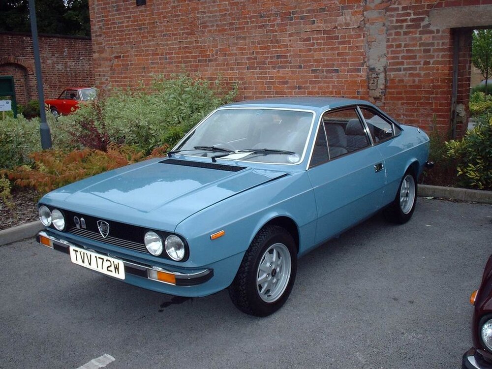 1024px-Lancia_Beta_Coupe_-_Flickr_-_tonylanciabeta.thumb.jpg.b13089f441e4deb357662f42545effe9.jpg