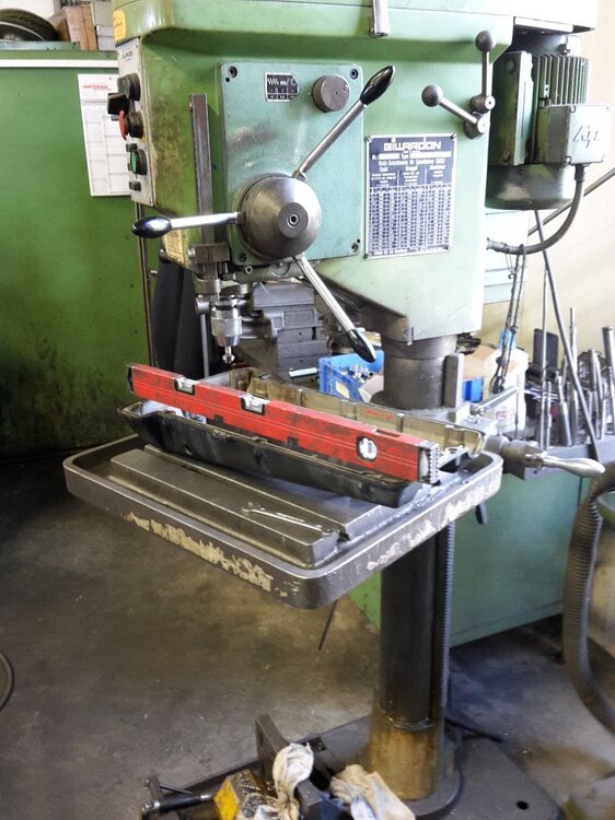 105_Bohrmaschine_Wasserwaage.thumb.jpg.690b306e858be7a3b7a6e0f6eb54f8d1.jpg