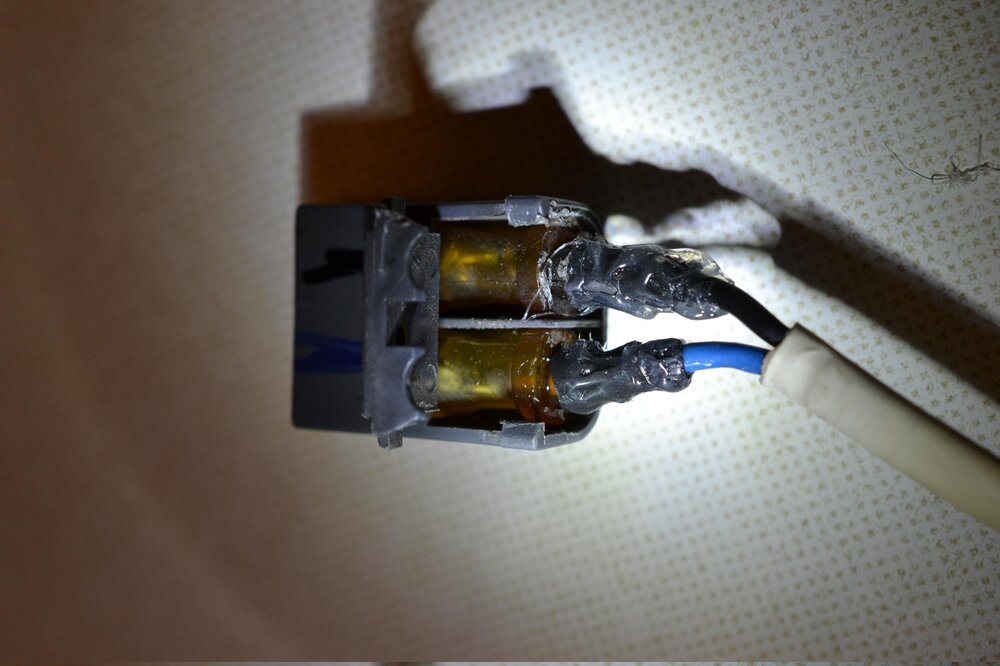11-Stecker-neuer-Anschlu.thumb.JPG.b0dbfda0aaf06231513916ef62016334.JPG