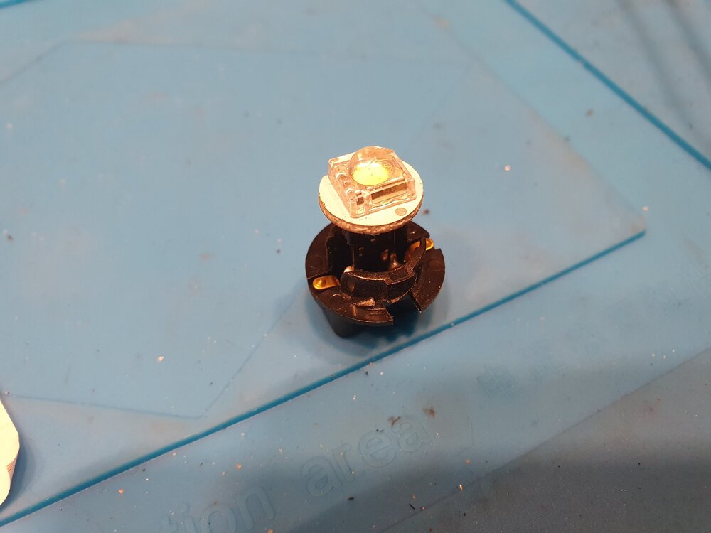 12V05W.thumb.jpg.8ff5839d236ced6e851b5598d9ceb392.jpg