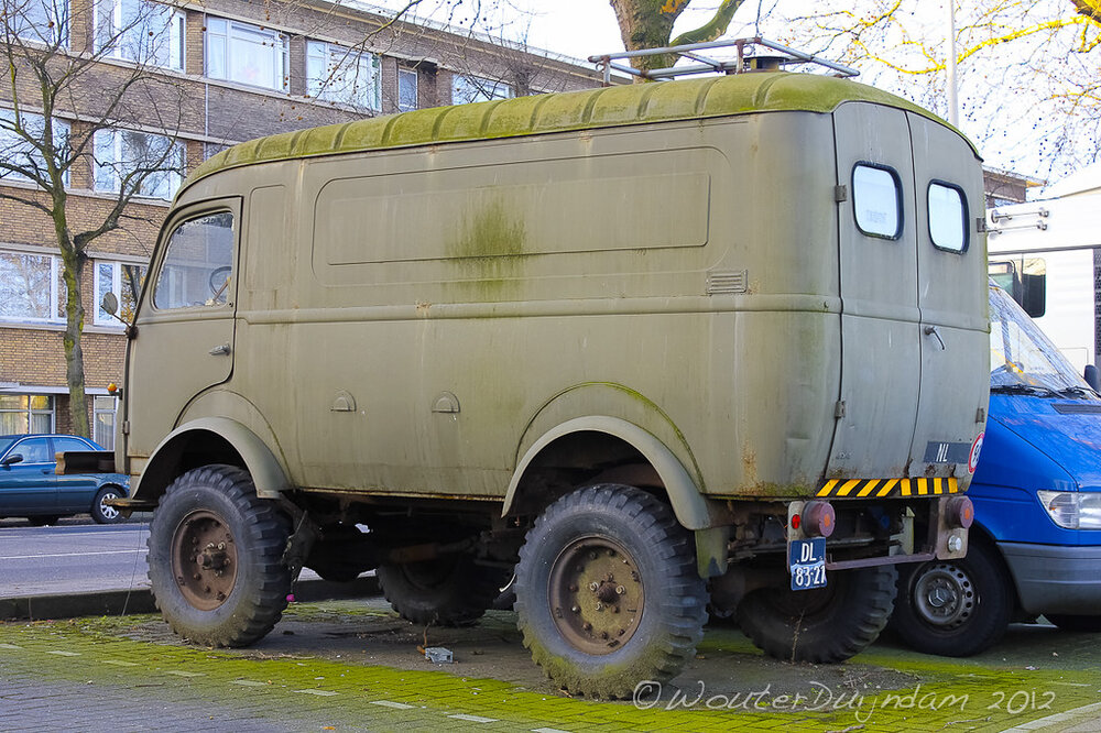 1953RenaultKasten4x4.thumb.jpg.e93c5036d294395ffda5361d70c657a2.jpg