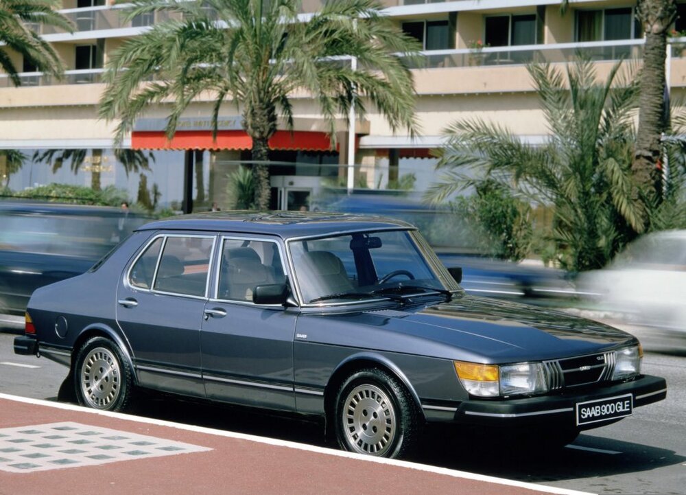 1982-Saab-900-GLE_Image-01.thumb.jpg.4db0c6e0c1da72fc42043391c0709065.jpg