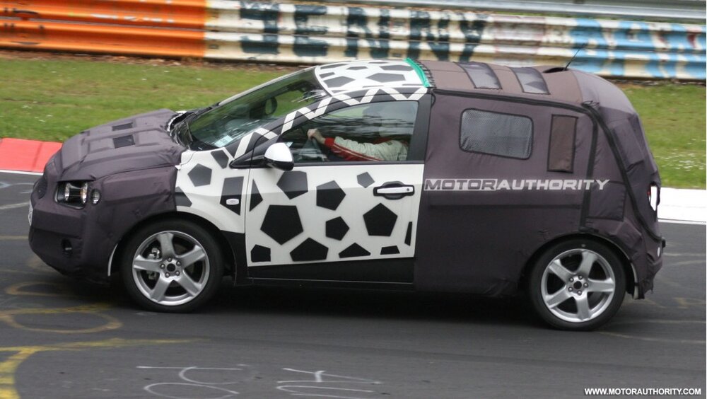 2011aveo_spy_shots_.thumb.jpg.44b1cfce91637c294f454922883e384b.jpg