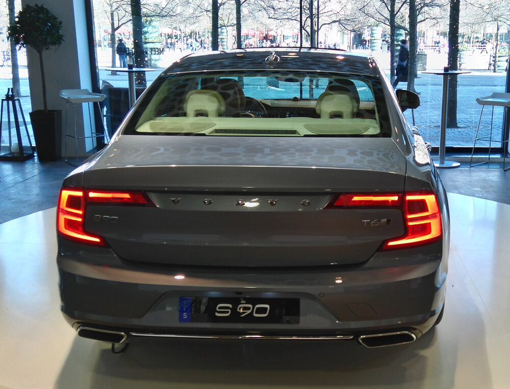 2016_Volvo_S90_Inscription_rear.thumb.jpg.3cf11fe2fbacb08d45461f5c1c0c8ffb.jpg