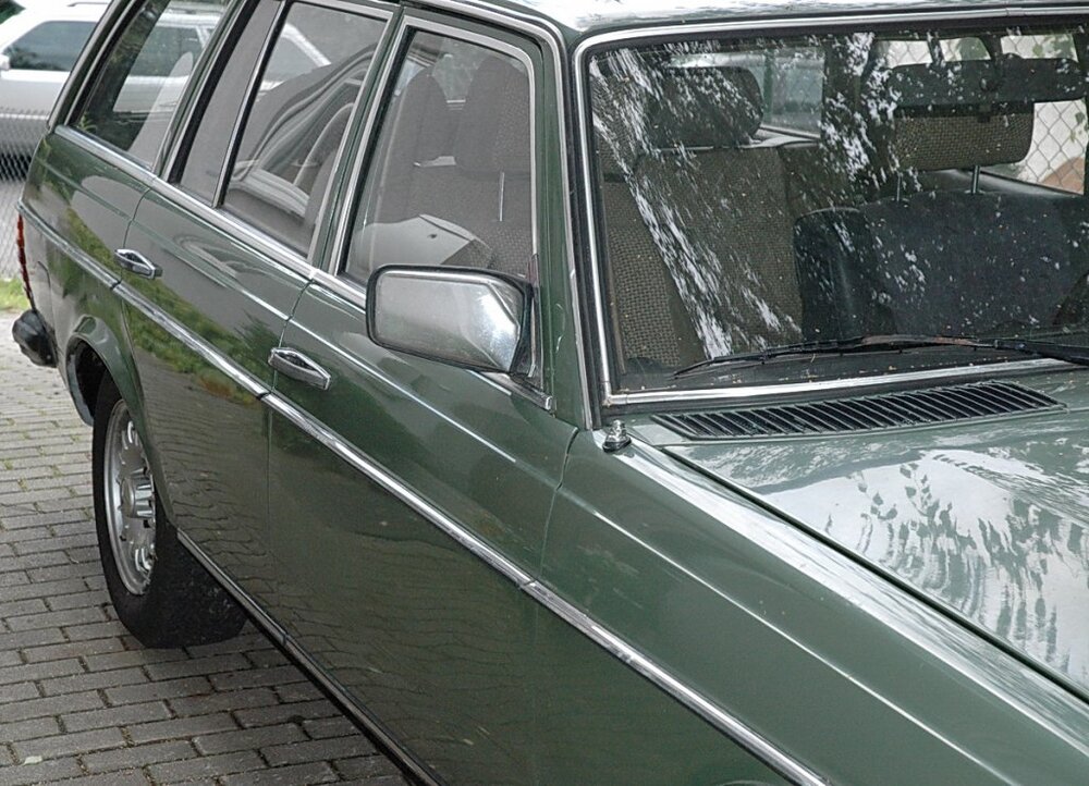 240TDseite.thumb.jpg.a13293ecca1e1998d9f7d86908818eae.jpg