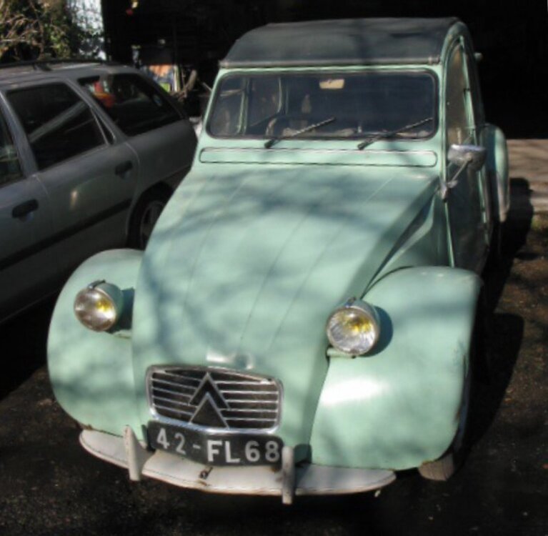 2CVFront.thumb.jpg.aa78e1c9540710ed6c1f2fe307f57577.jpg