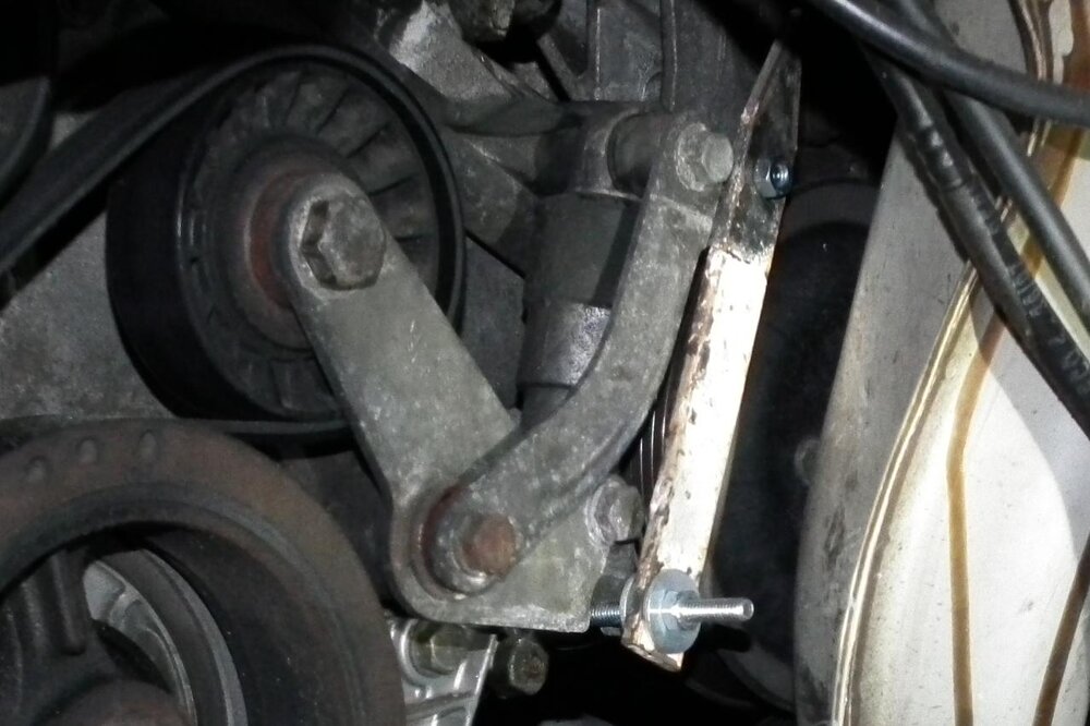 32-Keilriemenspanner.thumb.JPG.8ae58643cc9a29bb2c18ab9fc304c987.JPG