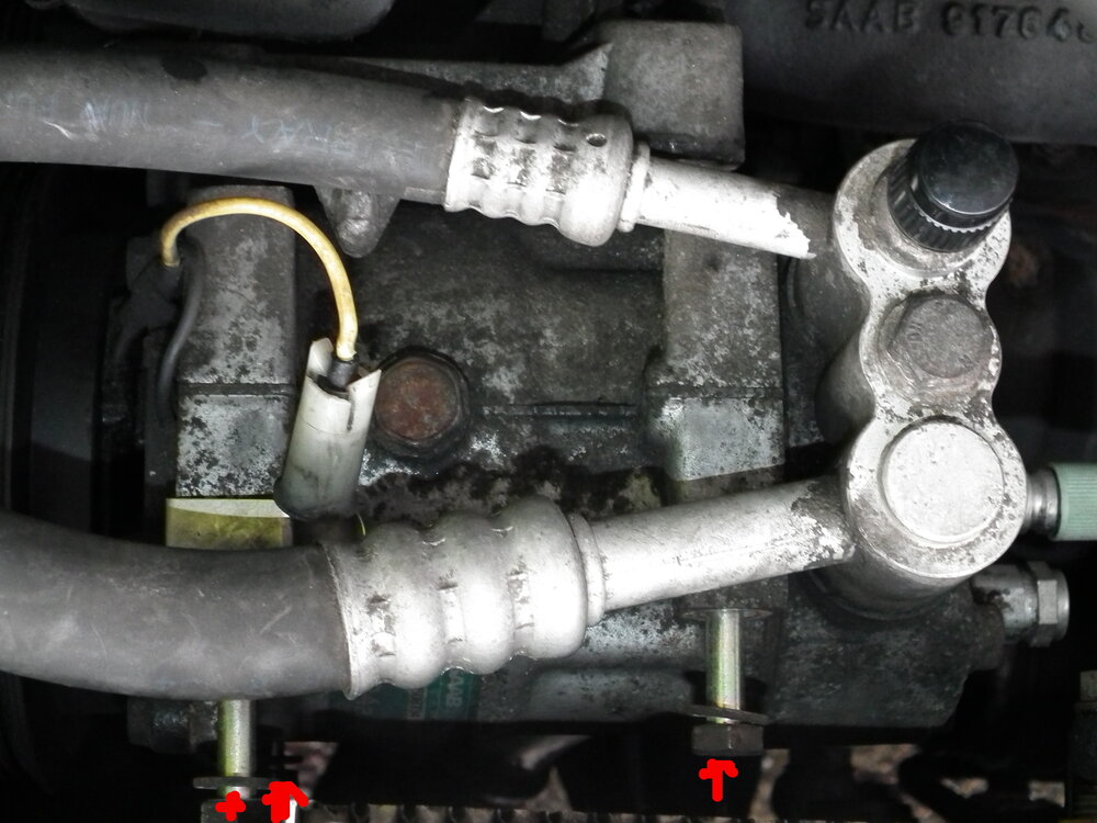 36-am-Kompressor-3-Schrauben-lsen.thumb.JPG.c74d1ab639ce5642ca1b87c2fde182d2.JPG