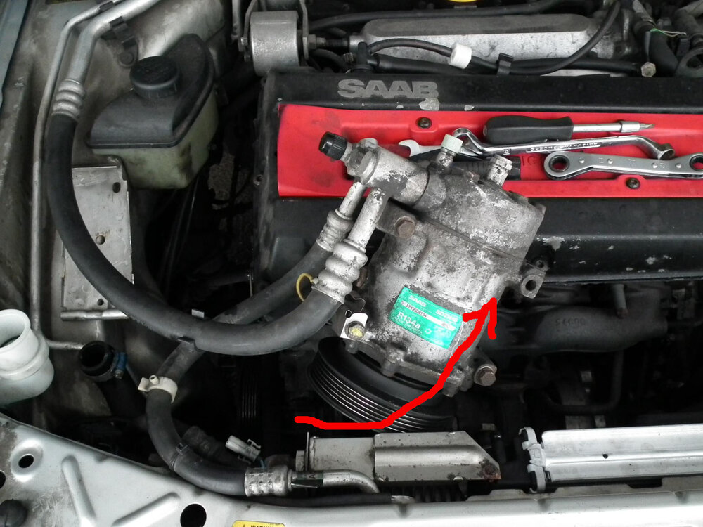 37-Kompressor-rausheben.thumb.JPG.18d62db68cbf6f44be1fd5e244c75420.JPG
