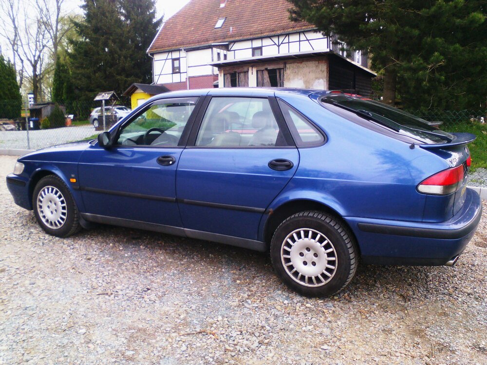 9-3blau1.thumb.jpg.e408ce68efe9521166ebbbd87de7978a.jpg