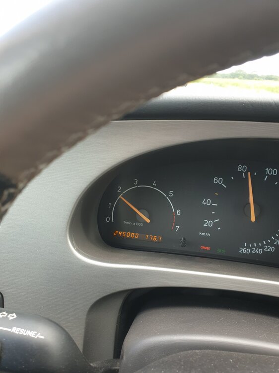 9-5Aero245.000km.thumb.jpg.16761762498a20af0ff2c037fcfb3d99.jpg