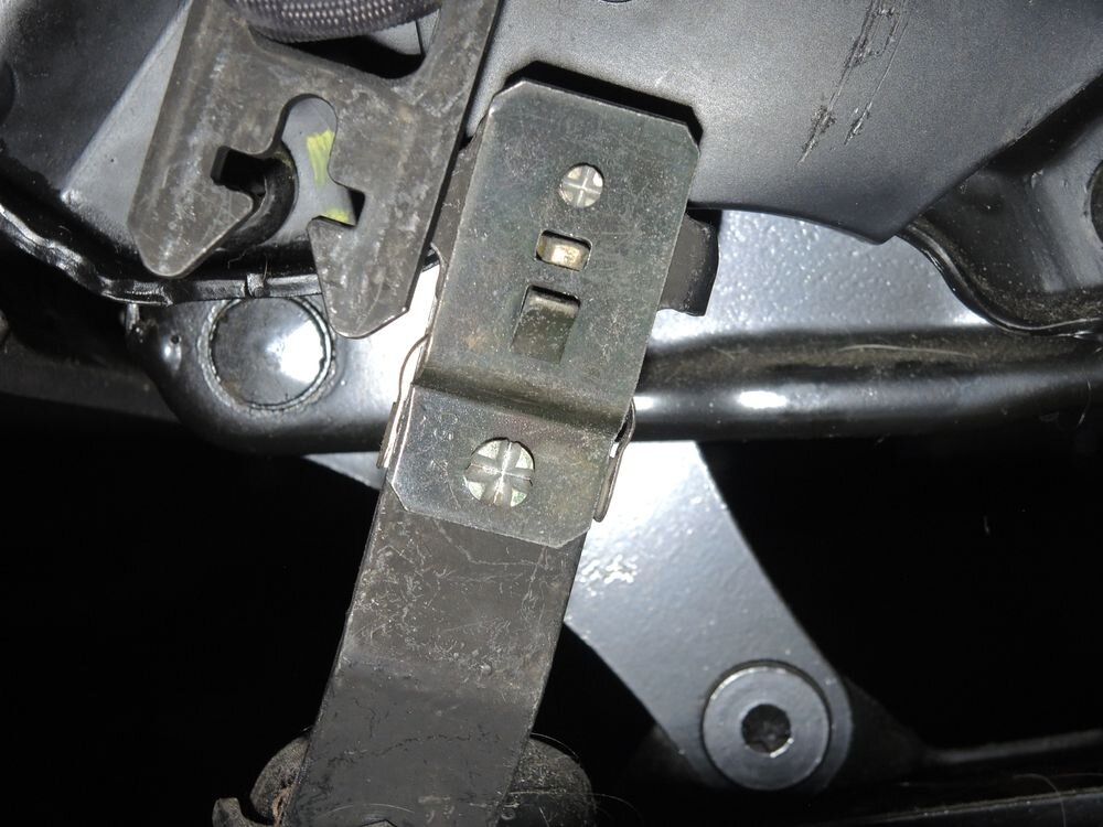 9-5GurtbefestigungohneVerkleidungKlinkedaneben.thumb.jpg.2753f1339ecba2e256a39777286cfcff.jpg