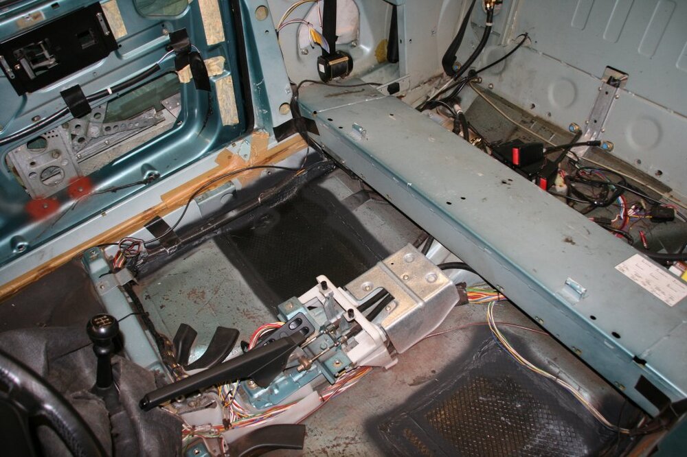 900IBodenrestauration001.thumb.jpg.2d1087bfcad7a7d22462ab61fb48e28b.jpg