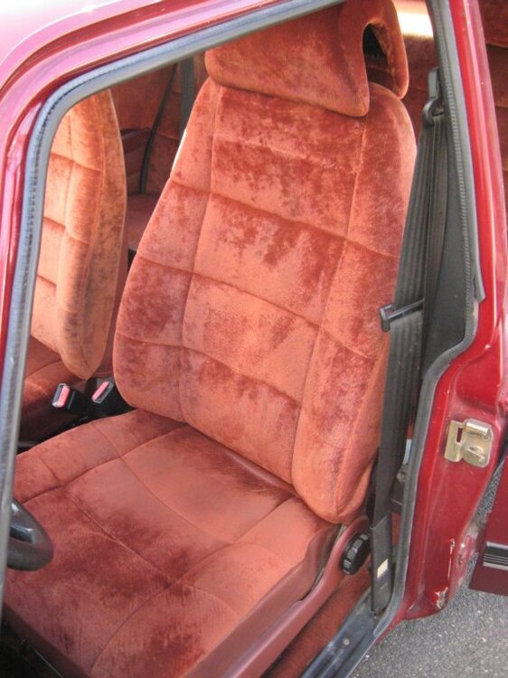 900_Sedan_1981_Fahrersitz.thumb.jpg.7b6dc74d571b6c3b759dd164563b655a.jpg