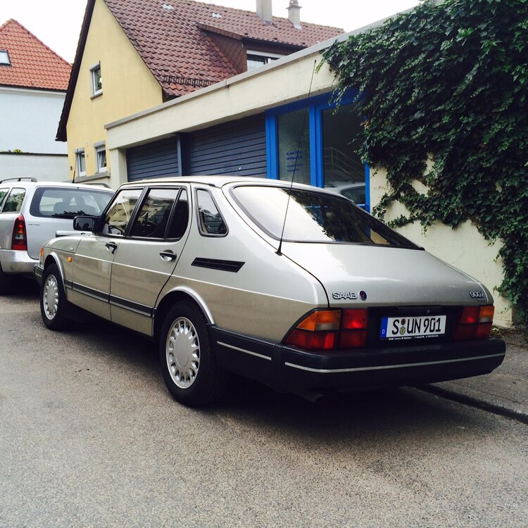 900_hinten.thumb.jpg.4d978240ffca05db9629af5c904d663e.jpg