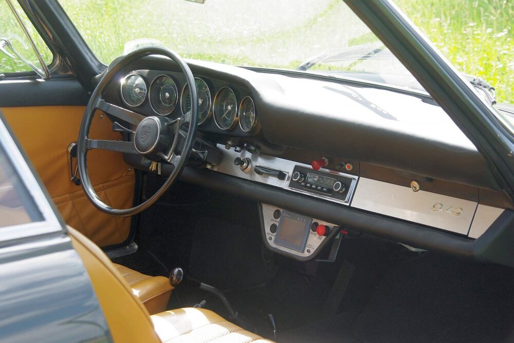 912_Konsole.thumb.jpg.1645fb9975c9ab550ea6c9fbd6753976.jpg