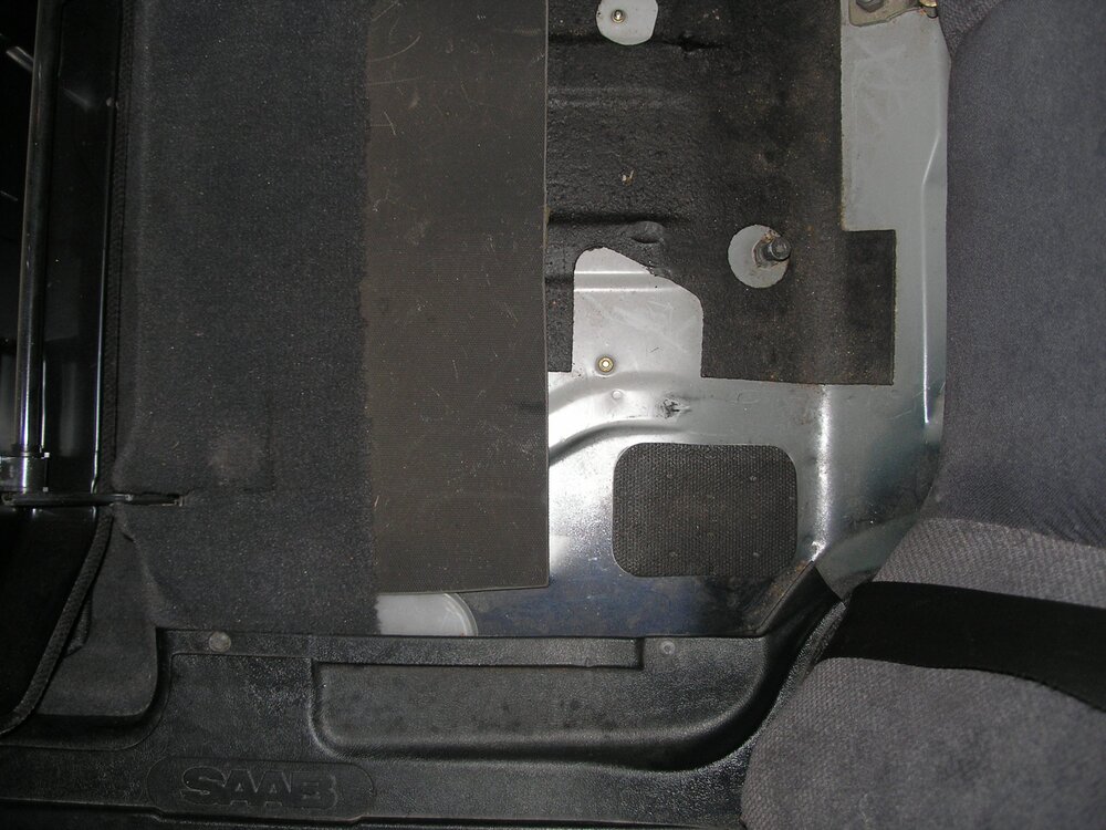 9k-Bodenteppichhinten.thumb.JPG.40110cf772fae9992f8e84b39a329ec9.JPG