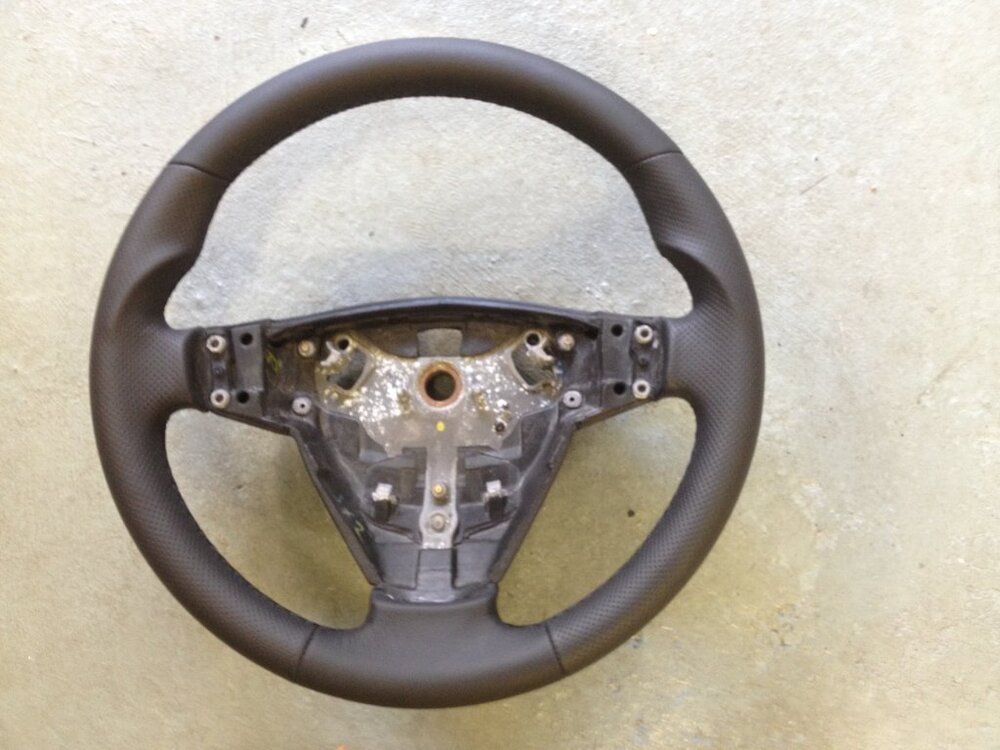 Aero-Lenkrad1.thumb.jpg.98b6350a44b1bd7529af60ff6d0bb497.jpg