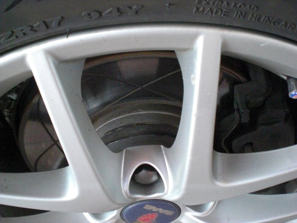 AeroSpurplattenmontiertvorne.thumb.jpg.d480359e2e306513e61c91bc5fee5cfe.jpg