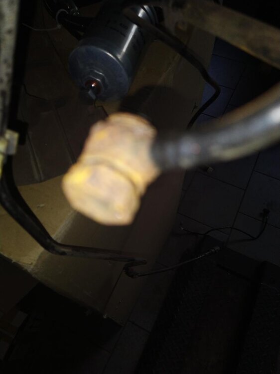 Anschluss_Benzinfilter_2.thumb.jpg.6b00e27dead098cce888d50bc1dfeba6.jpg