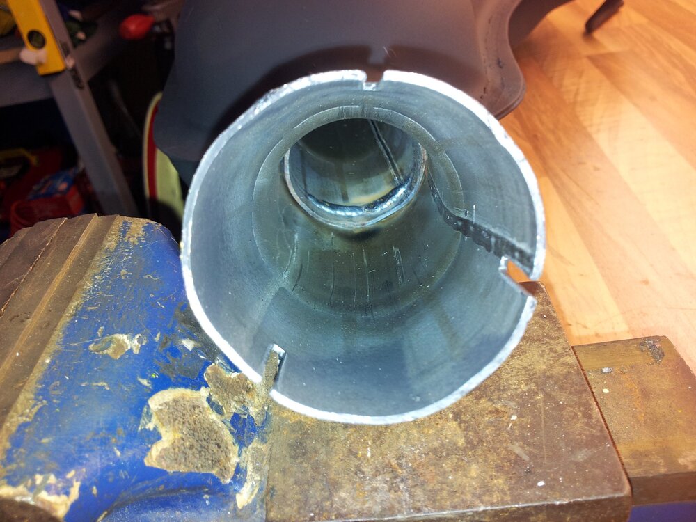 Auspuff(7).thumb.jpg.6fc6e1fcf3f25a8e8a879001f34ffc63.jpg