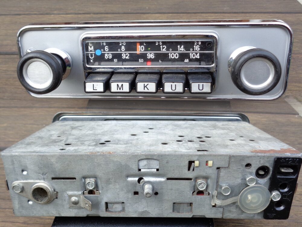 AutoradioBlaupunkt.thumb.jpg.8bd21733a1ce8bd40f17a6c0a0d30324.jpg
