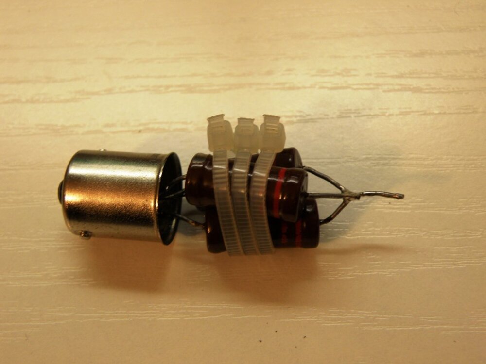 Bastel(10).thumb.jpg.98b28a7d28cbd2010149ea44d718392c.jpg