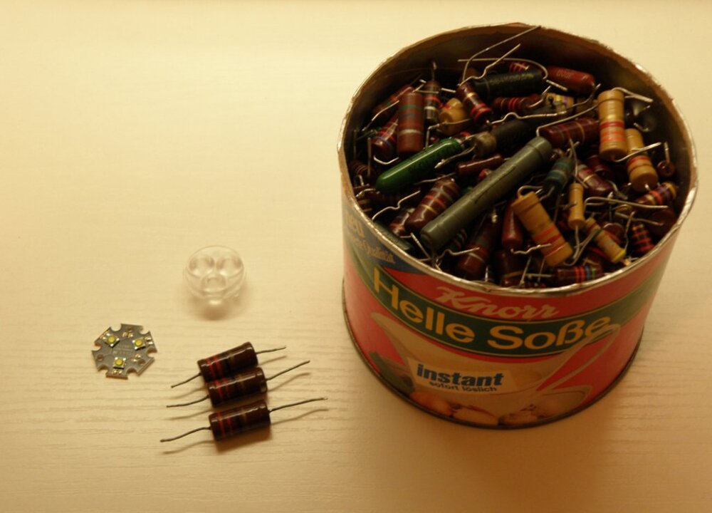 Bastel(3).thumb.jpg.895b37d1c79ada8c700d56b7d1a27eb1.jpg