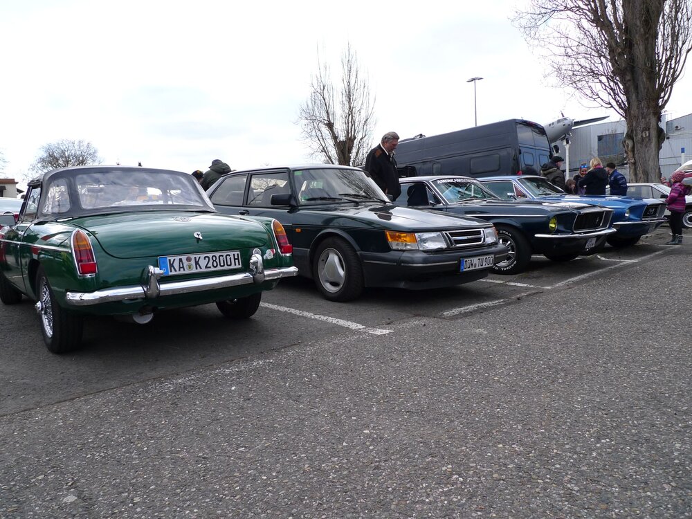 BenzingesprcheAutos01.thumb.jpg.5c673ab9540947e38d694faf75fc2e96.jpg
