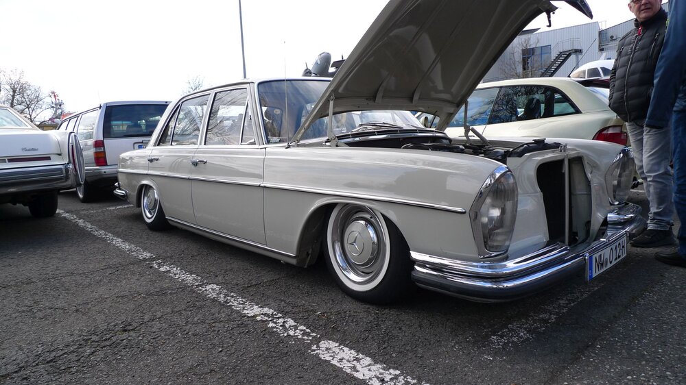 BenzingesprcheAutos07.thumb.jpg.89ed989583f663d683d32bff1ba61fbc.jpg