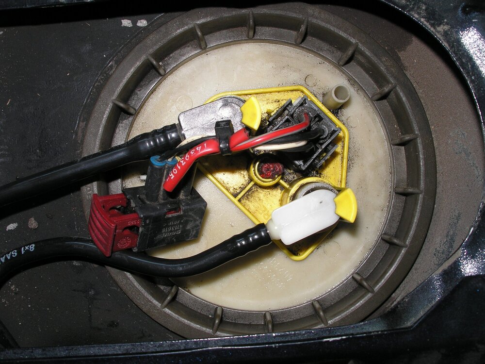Benzinpumpe(1).thumb.JPG.2180ec4932637e63981cc22021151fd1.JPG
